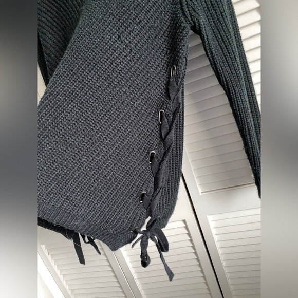 John + Jenn Cherie V-Neck Sweater Lace Up Sides Medium Black Knit Sweater - Picture 3 of 8